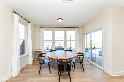 Dining room at 916 Alba Drive, Lebanon, IN