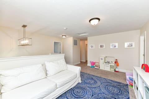 Living room at 916 Alba Drive, Lebanon, IN