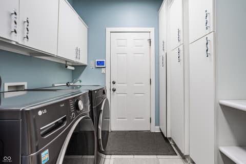Laundry room at 4548 Chase Oak Court, Zionsville, IN