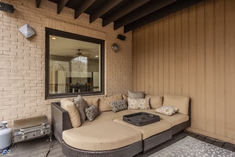 Outdoor living area at 4548 Chase Oak Court, Zionsville, IN
