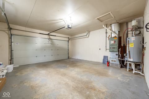 Garage at 4 Paradise Lane, Greencastle, IN