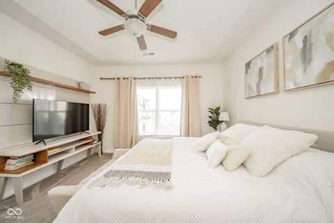 Primary bedroom at 16592 Branham Drive, Fishers, IN