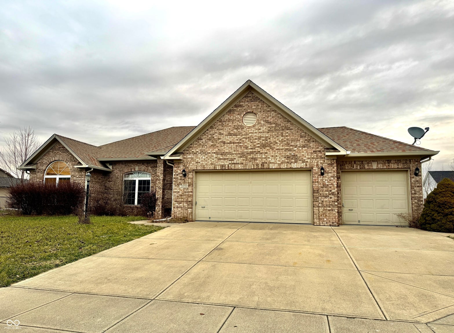 Front exterior at 2019 Woodfield Drive, Greenwood, IN