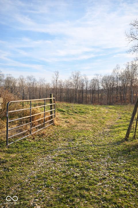 Photo of 3375 W County Road 850 S, Commiskey, IN