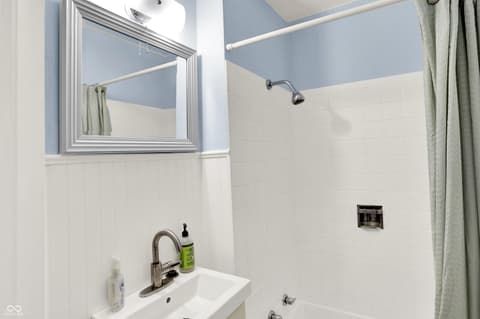 Photo of 3715 Governors Road, Indianapolis, IN