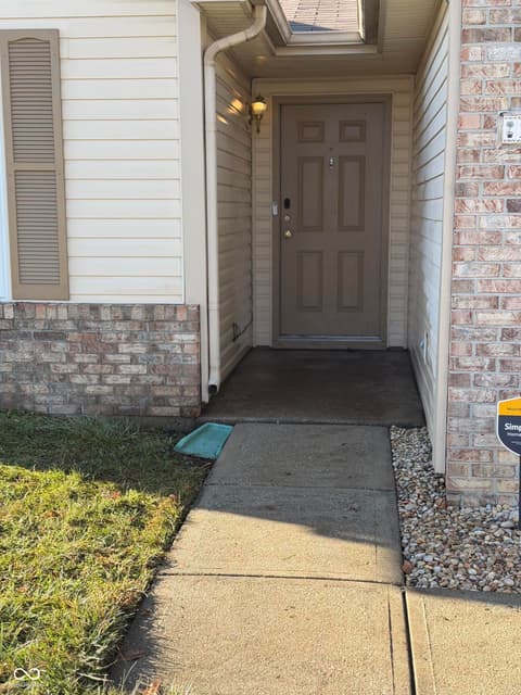 Foyer at 1430 Sanner Drive, Greenwood, IN