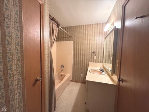 Bathroom at 970 E North Street, Mays, IN