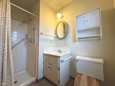 Primary bathroom at 970 E North Street, Mays, IN