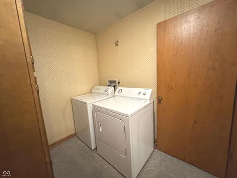 Laundry room at 970 E North Street, Mays, IN