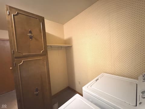 Laundry room at 970 E North Street, Mays, IN