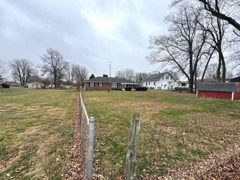 Yard at 970 E North Street, Mays, IN