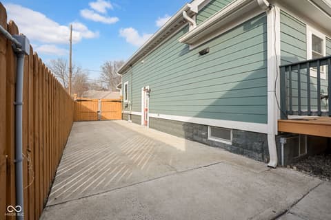 Photo of 365 W 26th Street, Indianapolis, IN