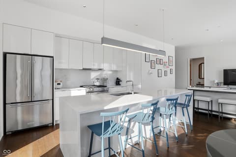 Photo of 877 N East Street, Indianapolis, IN