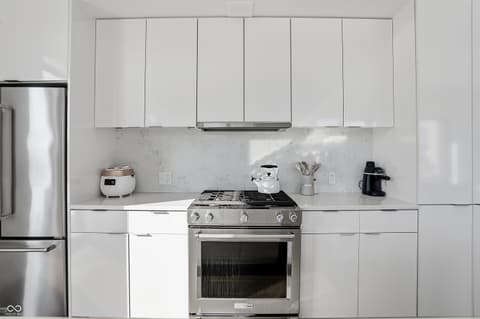 Photo of 877 N East Street, Indianapolis, IN