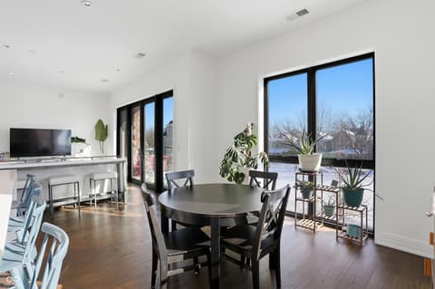 Photo of 877 N East Street, Indianapolis, IN