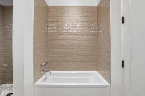 Photo of 877 N East Street, Indianapolis, IN
