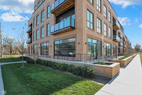 Photo of 877 N East Street, Indianapolis, IN