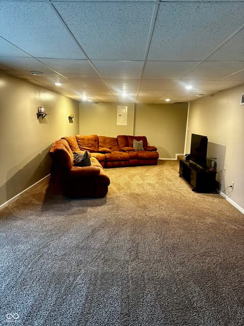 Family room at 803 S Winridge Court, Bloomington, IN