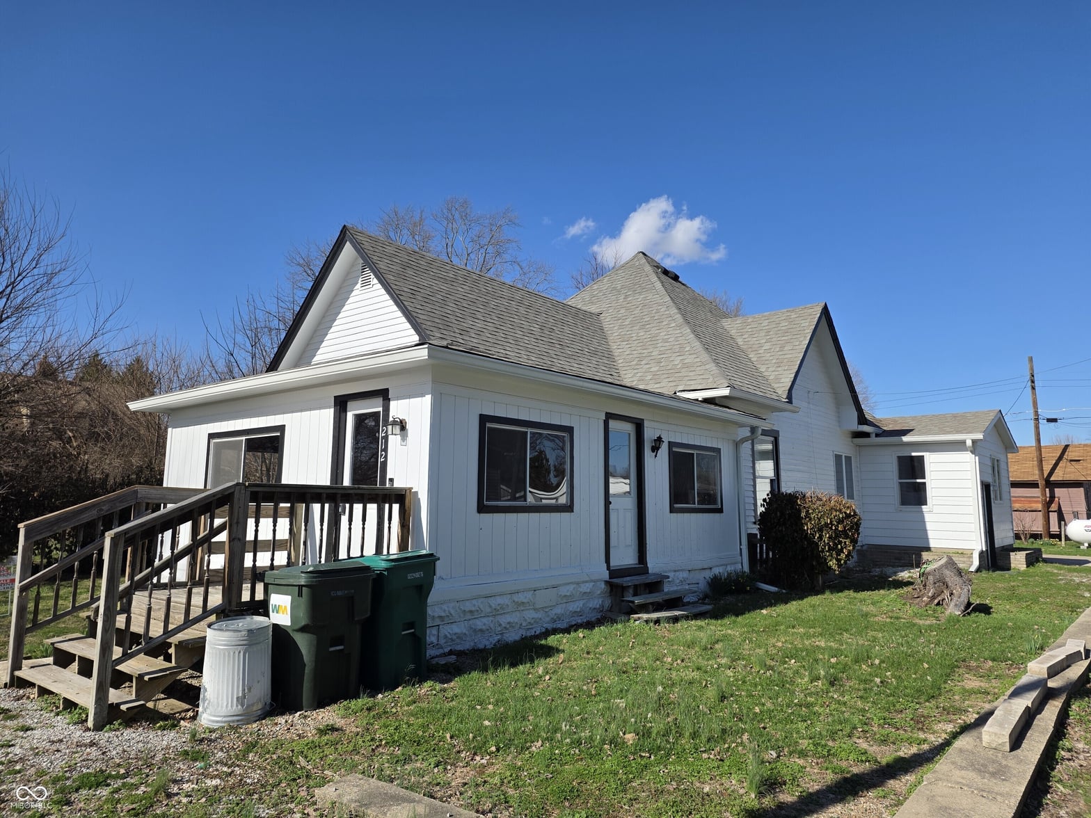 Photo of 212 W Burnside Avenue, Fairland, IN