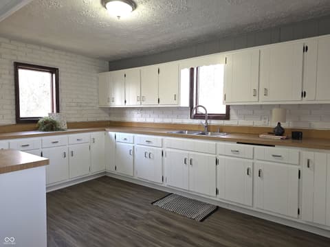 Photo of 212 W Burnside Avenue, Fairland, IN