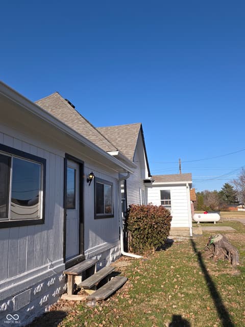Photo of 212 W Burnside Avenue, Fairland, IN