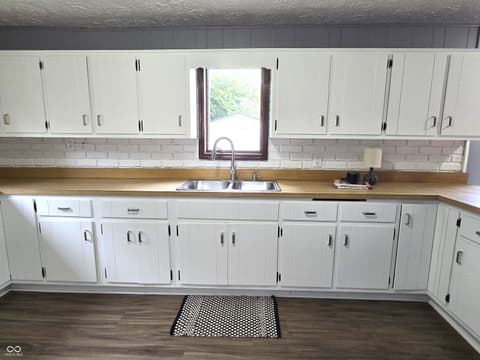 Photo of 212 W Burnside Avenue, Fairland, IN