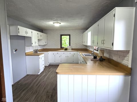 Photo of 212 W Burnside Avenue, Fairland, IN