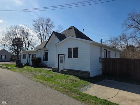 Photo of 212 W Burnside Avenue, Fairland, IN