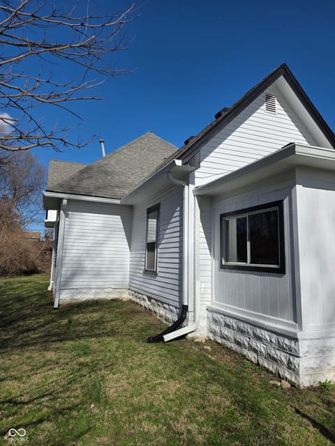 Photo of 212 W Burnside Avenue, Fairland, IN