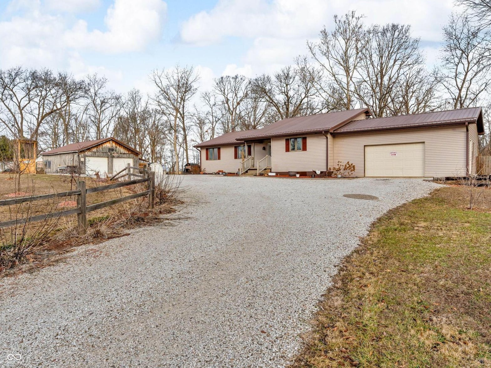 Front exterior at 684 E Bonebrake Road, Veedersburg, IN
