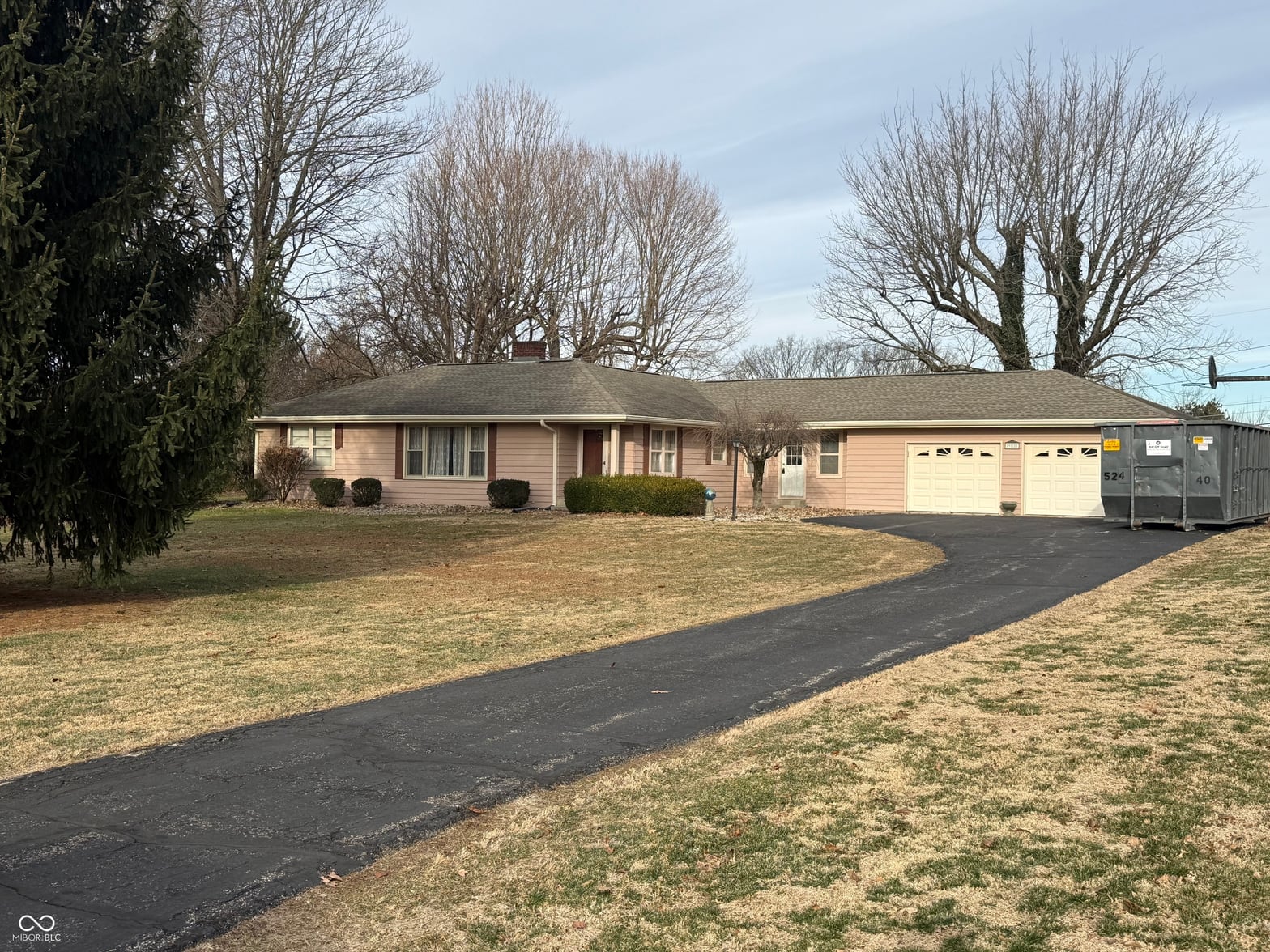 Photo of 908 E Hillside Drive S, Greensburg, IN
