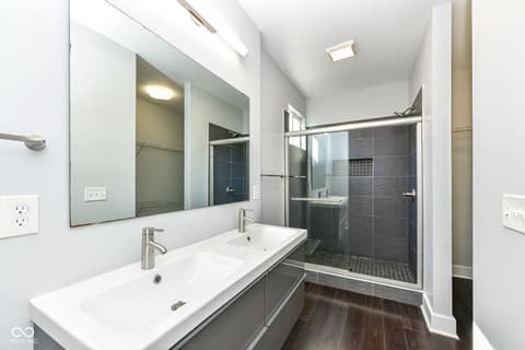 Photo of 2130 Woodlawn Avenue, Indianapolis, IN