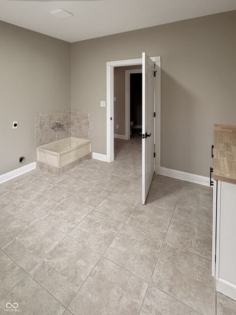 Photo of 15 S Creedmoor Way, Anderson, IN