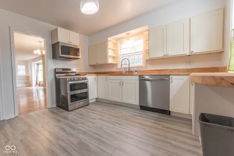 Photo of 2429 Washington Street, Columbus, IN