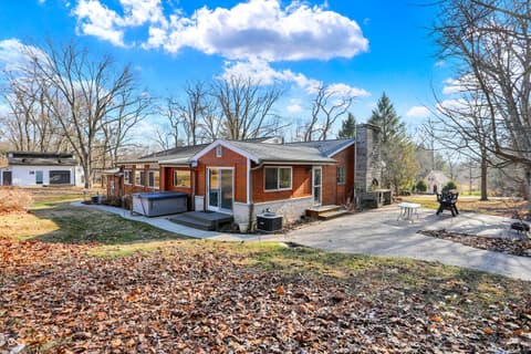 Side exterior at 609 E Audubon Drive, Bloomington, IN
