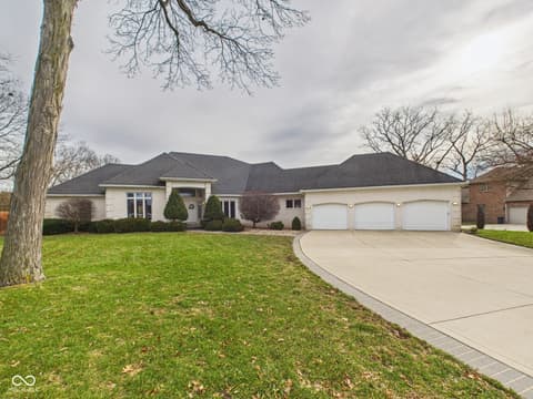 600 S Inverness Lane
