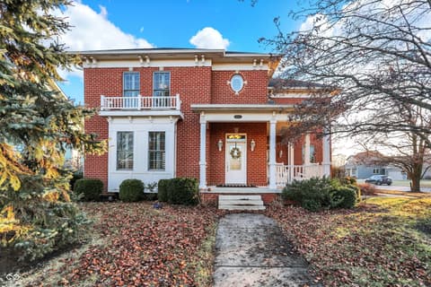 1808 N Sawmill Lane