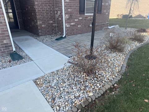 Outdoor living area at 1315 Bontrager Lane, Shelbyville, IN