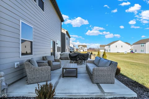 Outdoor living area at 727 Oxford Lane, Danville, IN