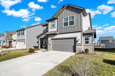 Front exterior at 727 Oxford Lane, Danville, IN