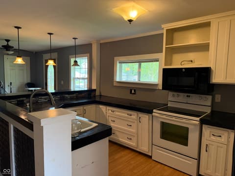 Photo of 786 E 400 N, Greenfield, IN