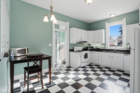 Photo of 227 E Jefferson Street, Franklin, IN
