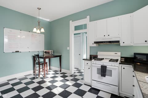 Photo of 227 E Jefferson Street, Franklin, IN