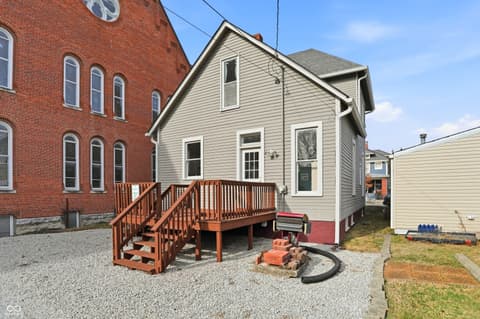 Photo of 227 E Jefferson Street, Franklin, IN