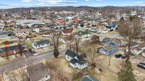 Photo of 359 W Sumner Avenue, Martinsville, IN