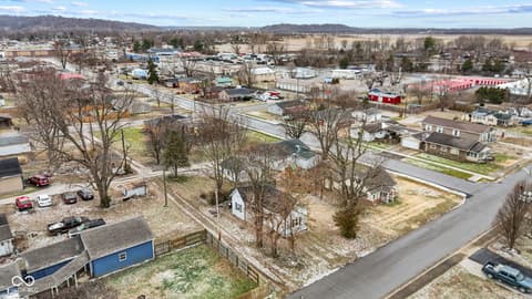 Photo of 359 W Sumner Avenue, Martinsville, IN