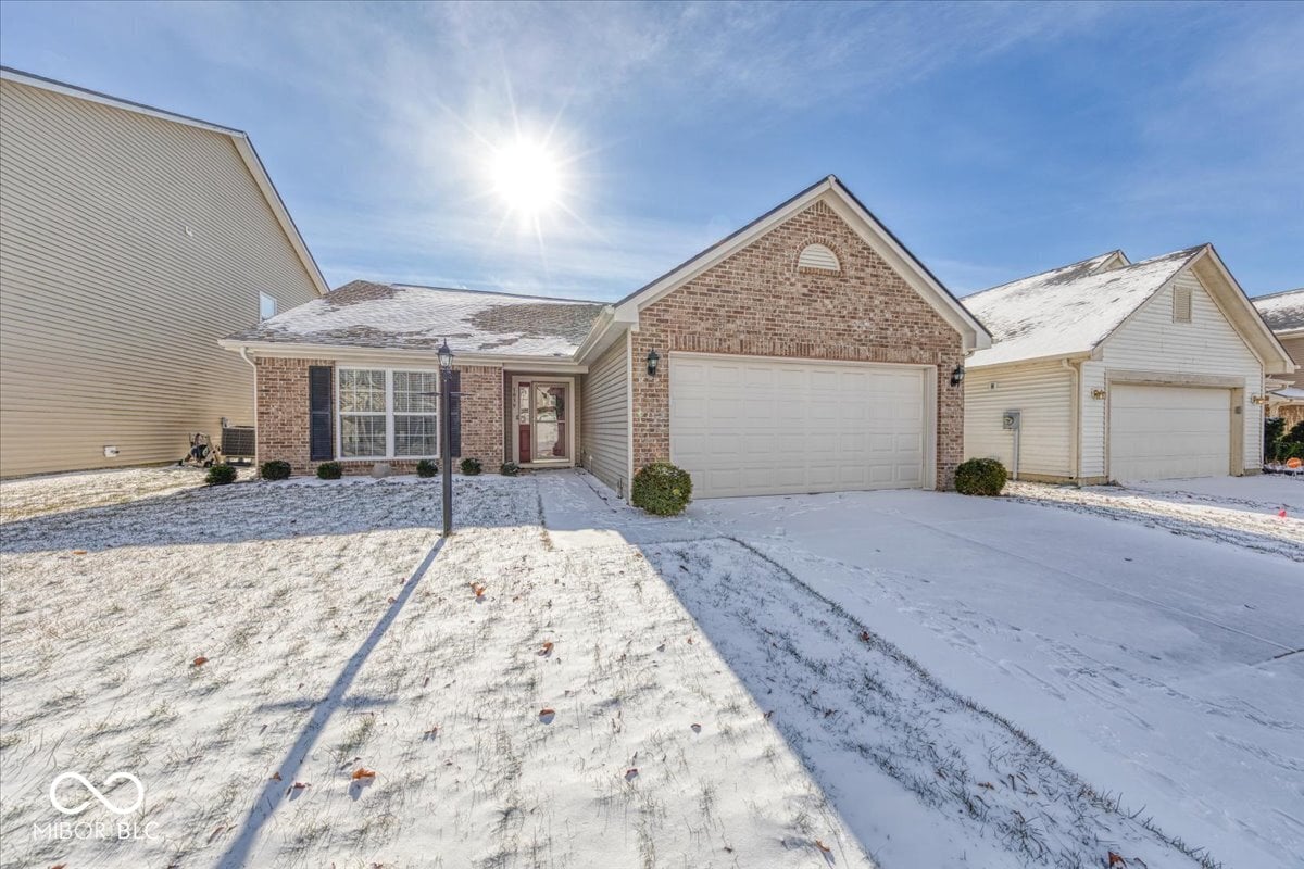 Front exterior at 1039 Swinton Way, Westfield, IN