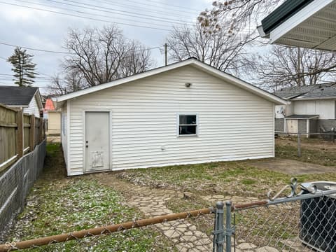Garage at 276 N Mulberry Street, Martinsville, IN