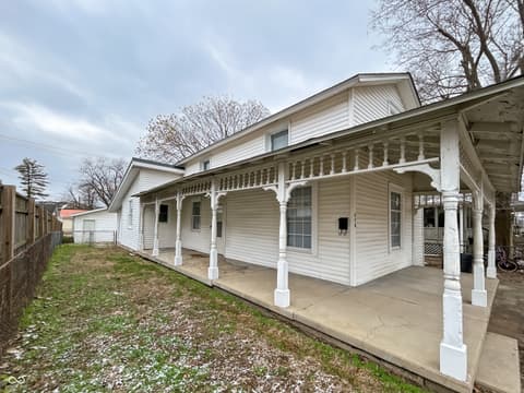 Side exterior at 276 N Mulberry Street, Martinsville, IN