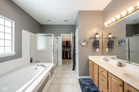 Photo of 10986 Cumberland Road, Fishers, IN